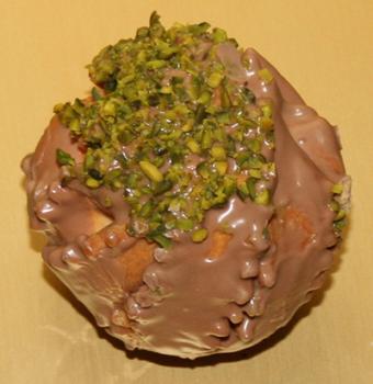 Ballen mit Pistazien-Marzipan-Füllung