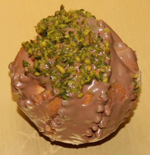 Ballen mit Pistazien-Marzipan-Füllung